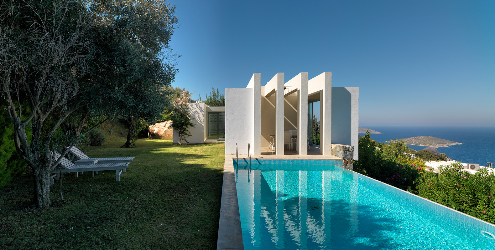 Novron Ardesco Villas